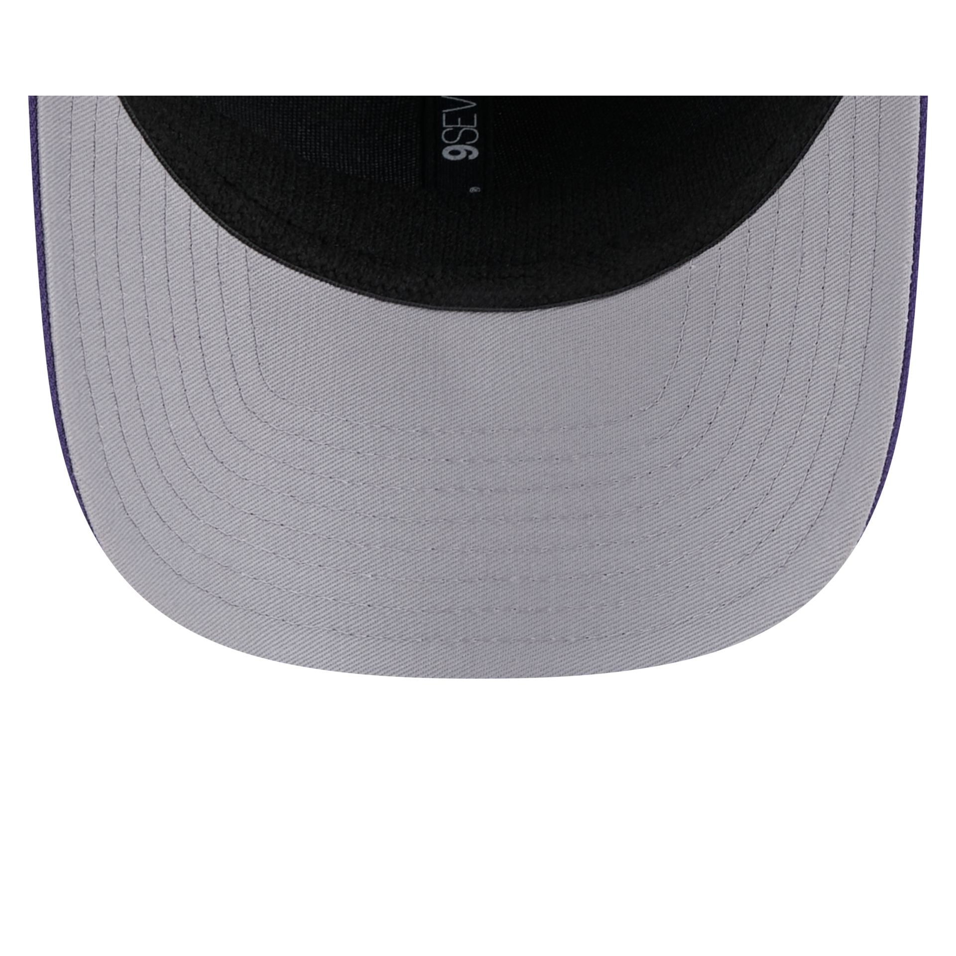Premium Washington Huskies Team 9SEVENTY Stretch-Snap Hat