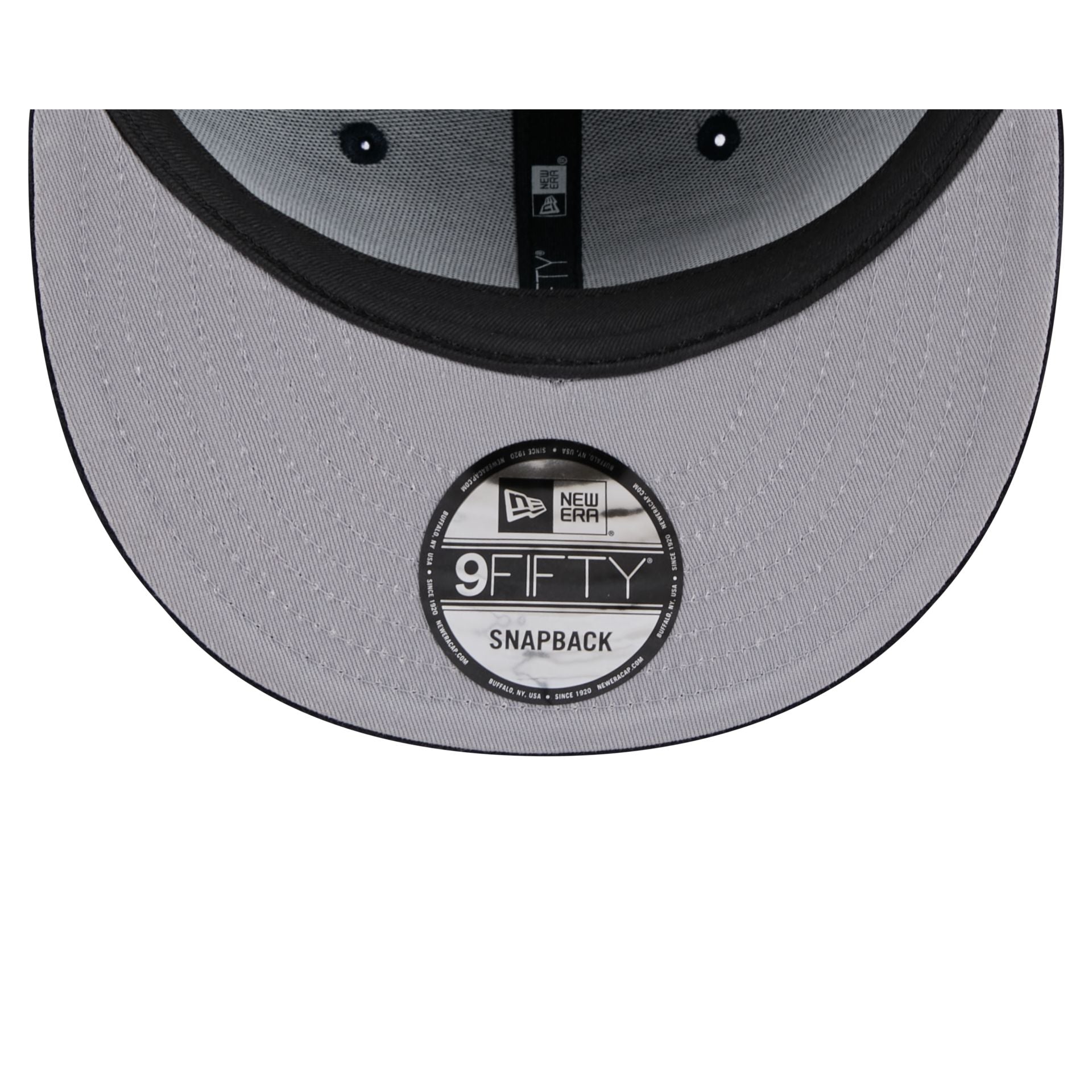 Premium Connecticut Huskies College Vault Throwback 9FIFTY Snapback Hat